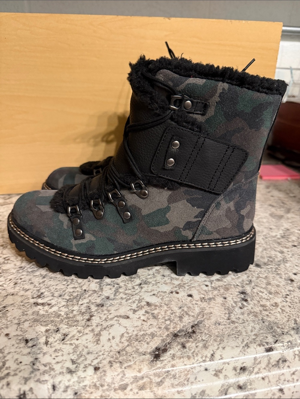 New with tags. Earth Kodiak glacier camo waterproof "fur" lined boot